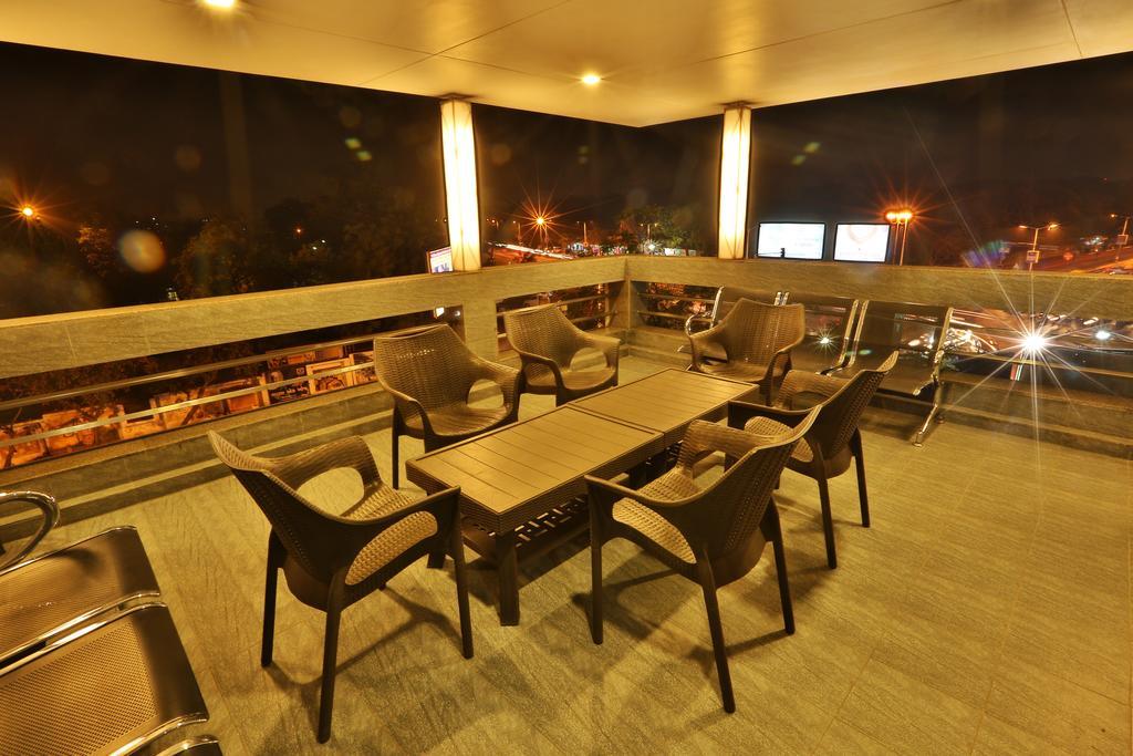 Hotel Kabir Ahmedabad Buitenkant foto