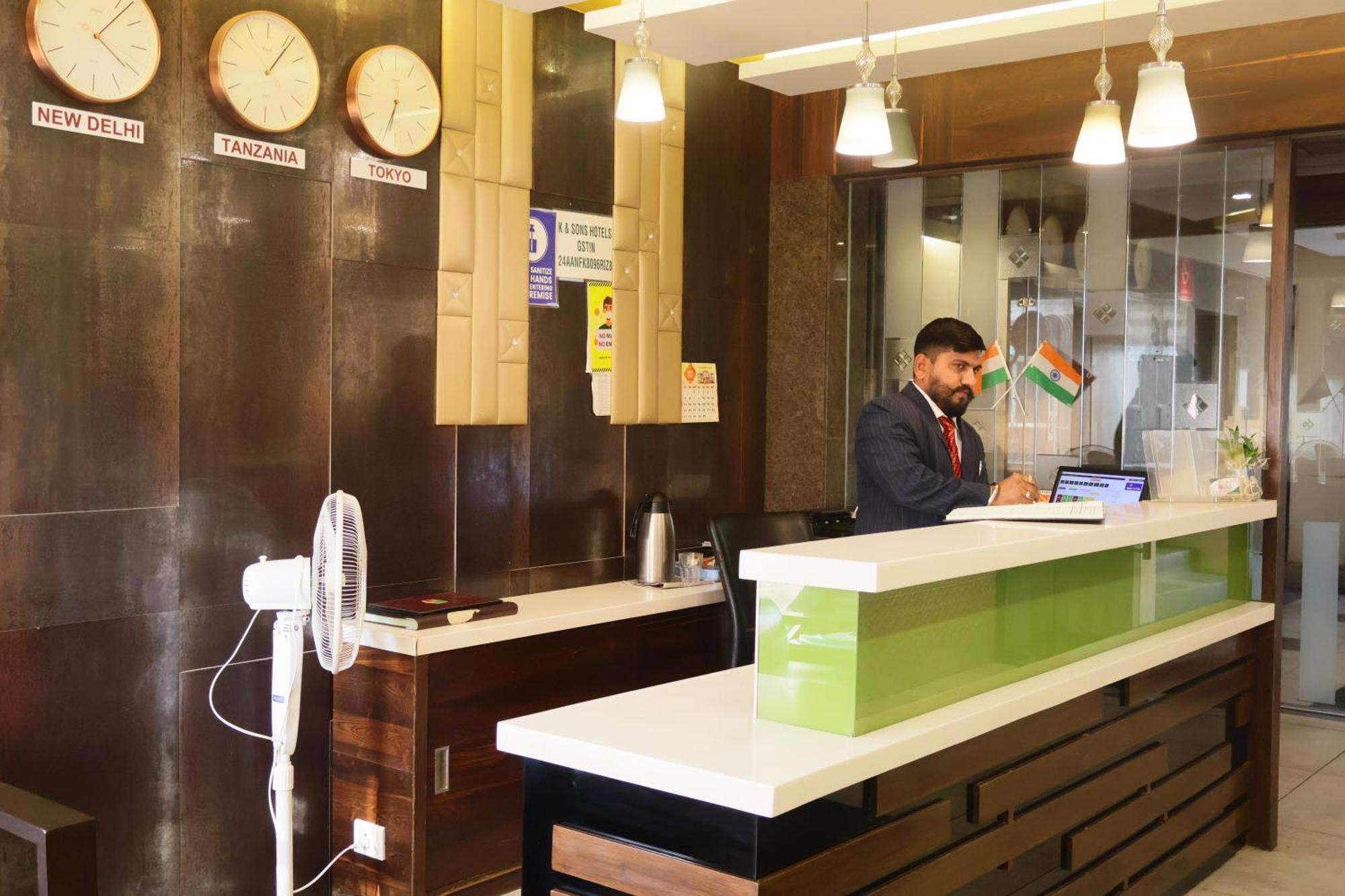 Hotel Kabir Ahmedabad Buitenkant foto