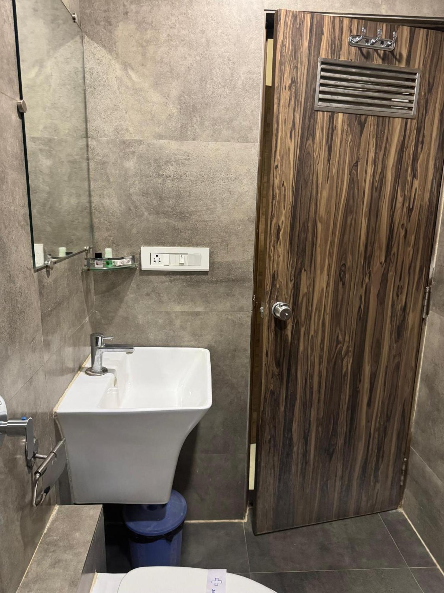 Hotel Kabir Ahmedabad Buitenkant foto