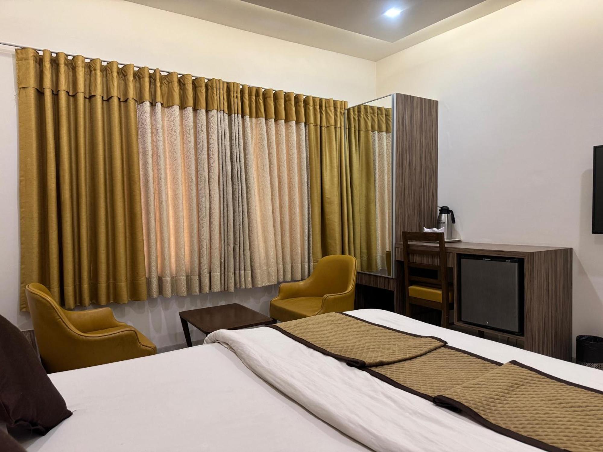 Hotel Kabir Ahmedabad Buitenkant foto