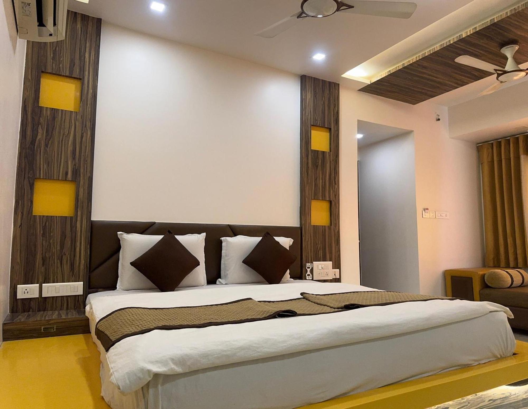Hotel Kabir Ahmedabad Buitenkant foto
