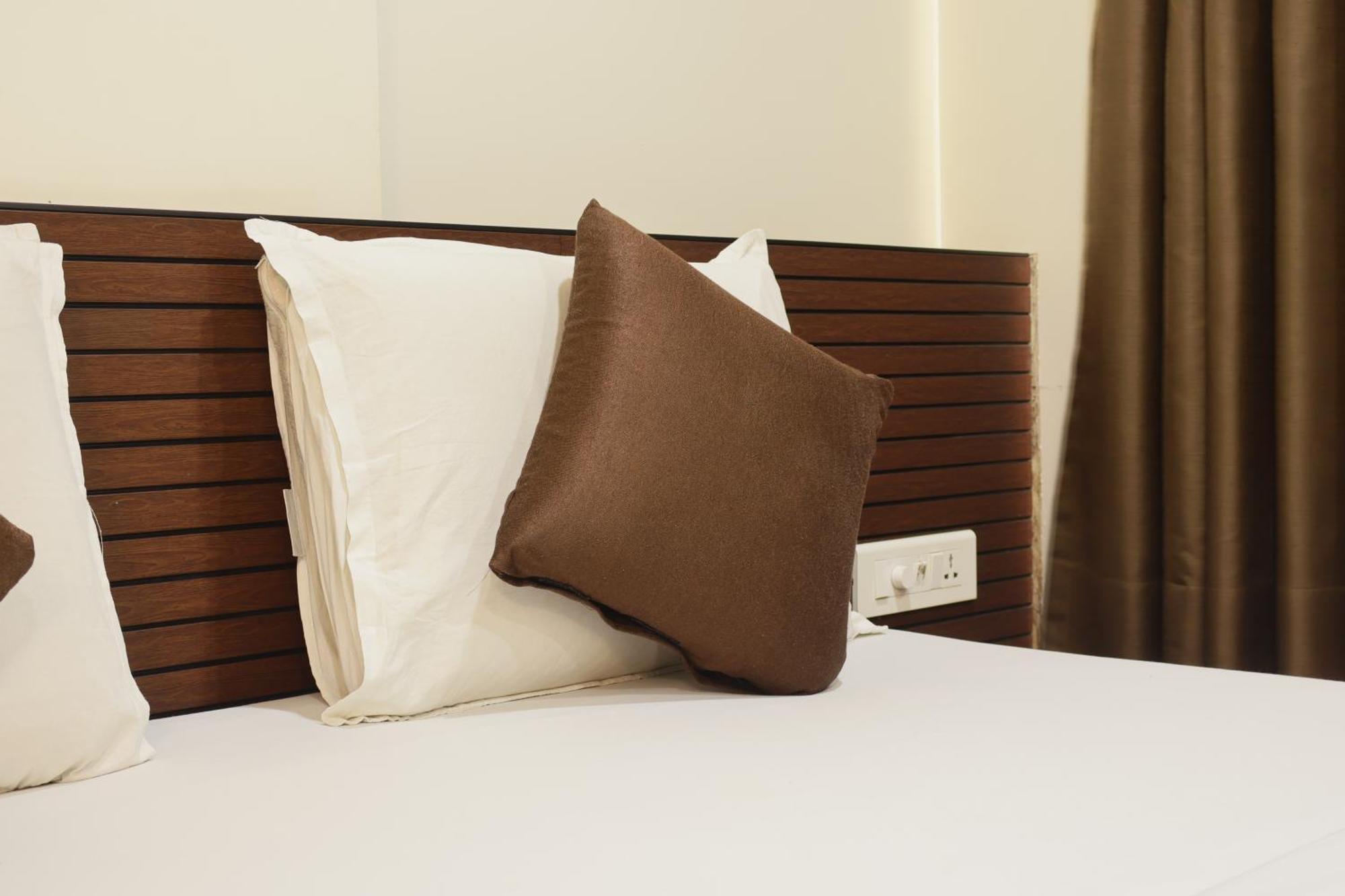 Hotel Kabir Ahmedabad Buitenkant foto