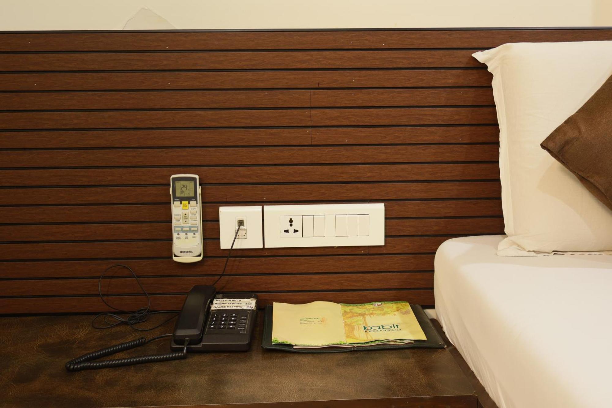Hotel Kabir Ahmedabad Buitenkant foto